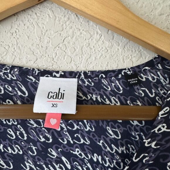 CABI #5336 Te Amo Love Script Blouse Puff Sleeve in Navy - Picture 7 of 10